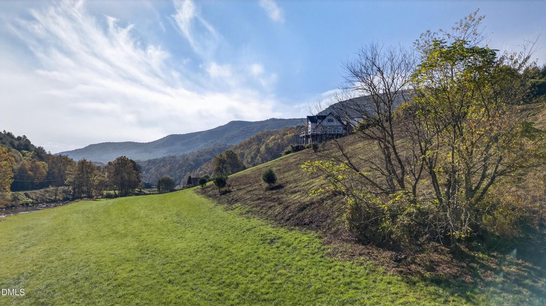 08-10-DJI_20251011102827_0239_D 08-10-DJI_20251011102827_0239_D