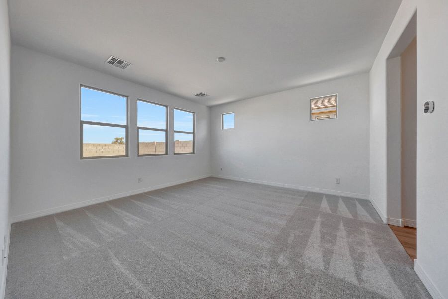 Spacious, unfurnished interior of a new home in Tierra Vistoso, Surprise (Image 12).