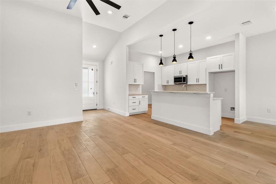 Spacious, unfurnished interior of a new home in , Wimberley (Image 21).