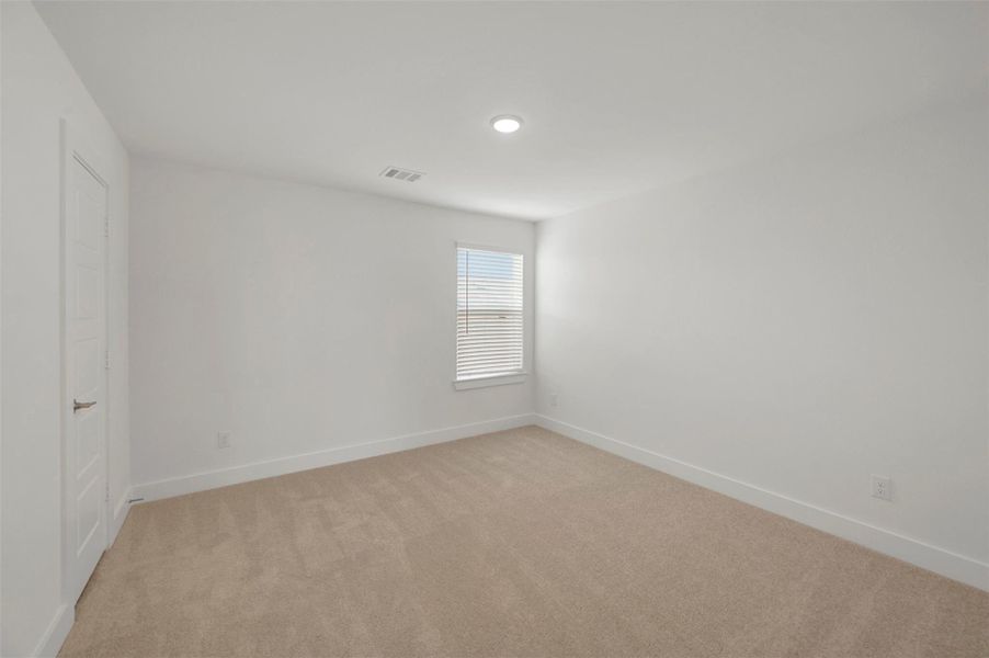 Spacious, unfurnished interior of a new home in Summerview, Fulshear (Image 21). Spacious, unfurnished interior of a new home in Summerview, Fulshear (Image 21).