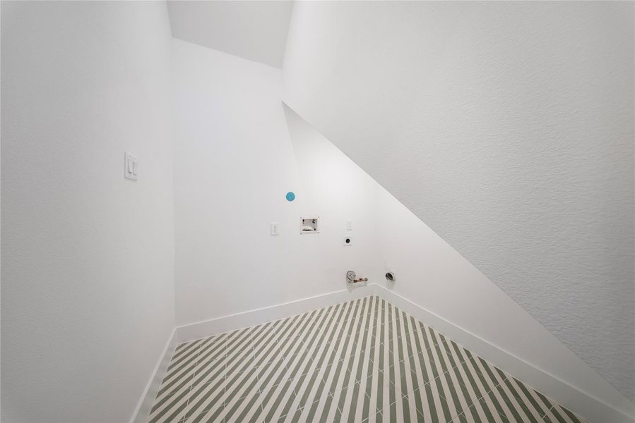 Spacious, unfurnished interior of a new home in , Houston (Image 18).