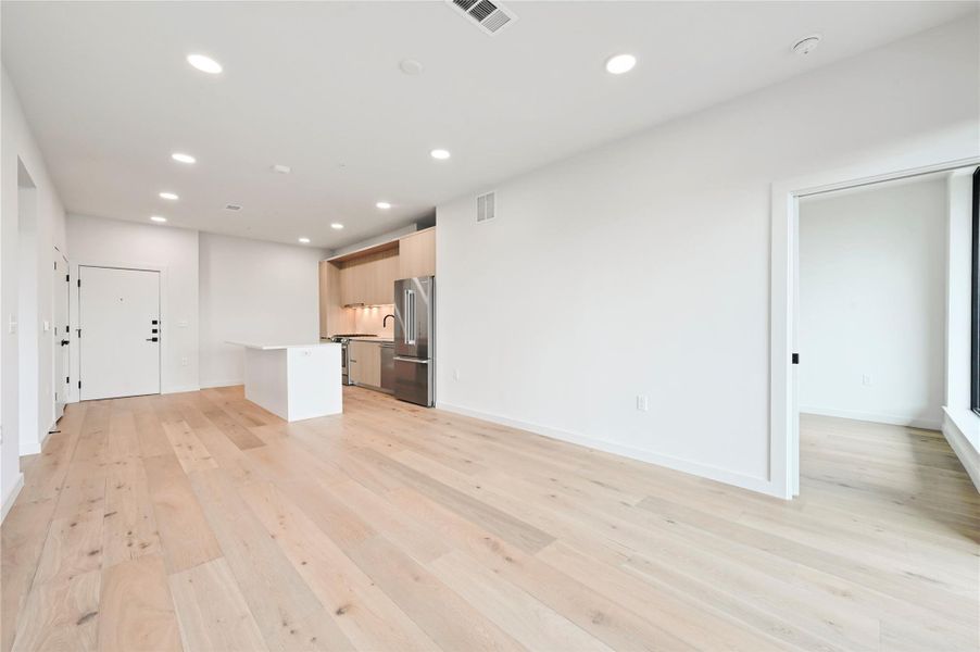 Spacious, unfurnished interior of a new home in One Oak, Austin (Image 17).