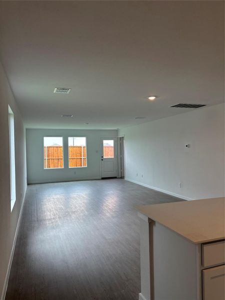 Spacious, unfurnished interior of a new home in Binford Creek, Waller (Image 31).