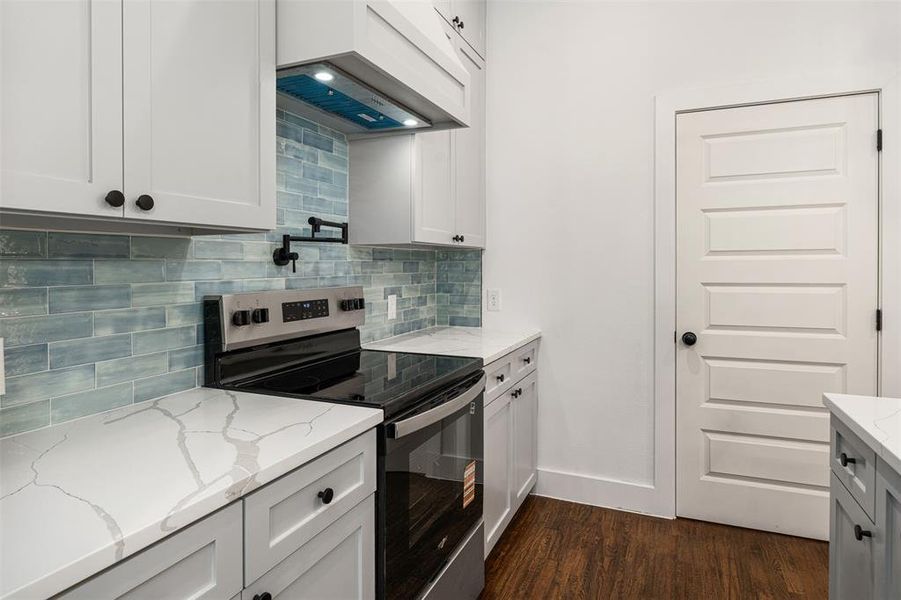 Furnished interior view inside a new home in , Trinidad (Image 15).