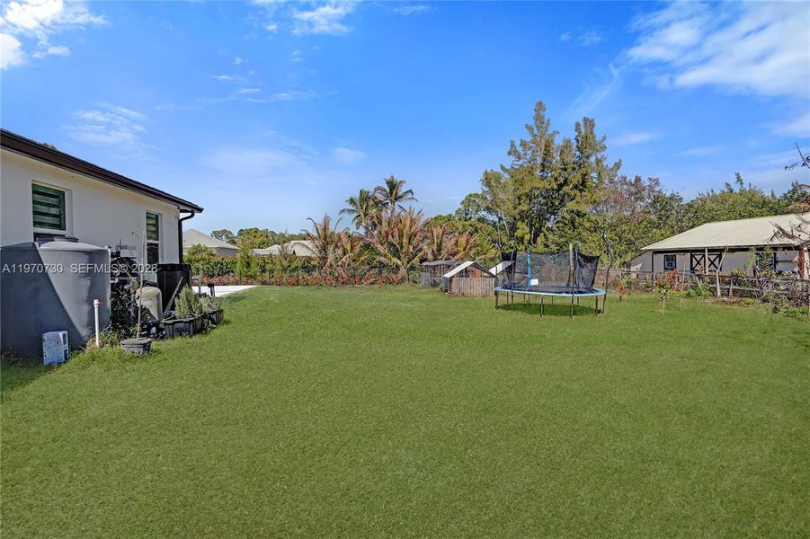 Exterior details and patio area of a home in , Loxahatchee (Image 39).
