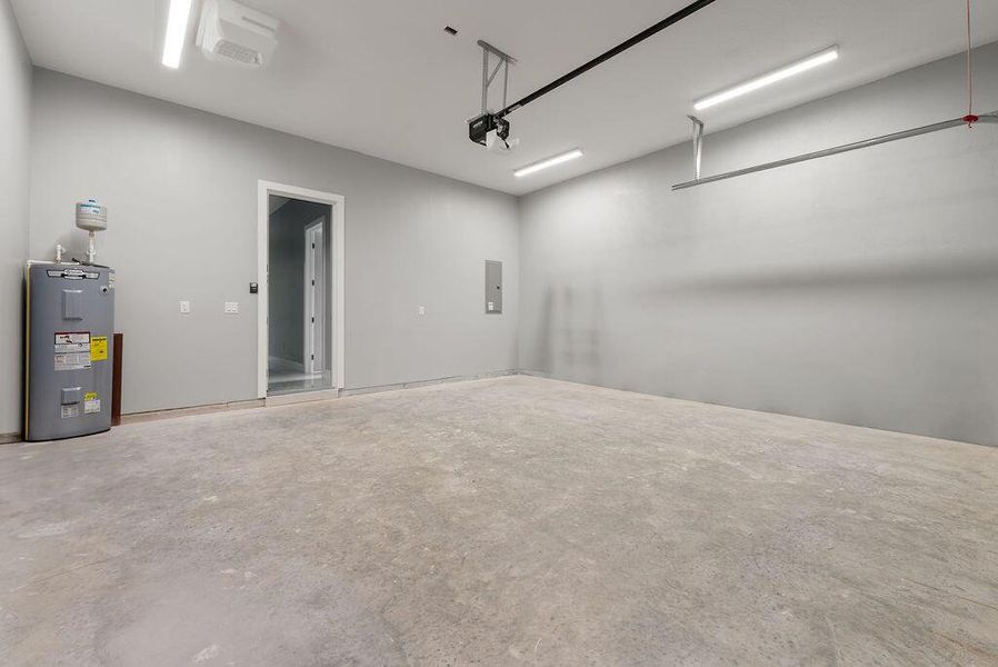 Furnished interior view inside a new home in , Port St. Lucie (Image 7).