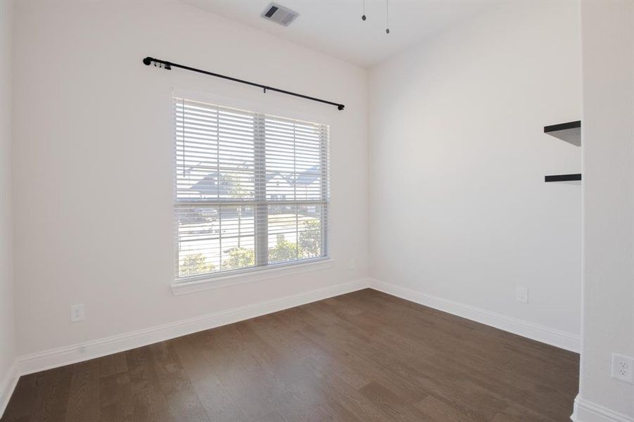 Spacious, unfurnished interior of a new home in M3 Ranch Phase 1, Mansfield (Image 32).