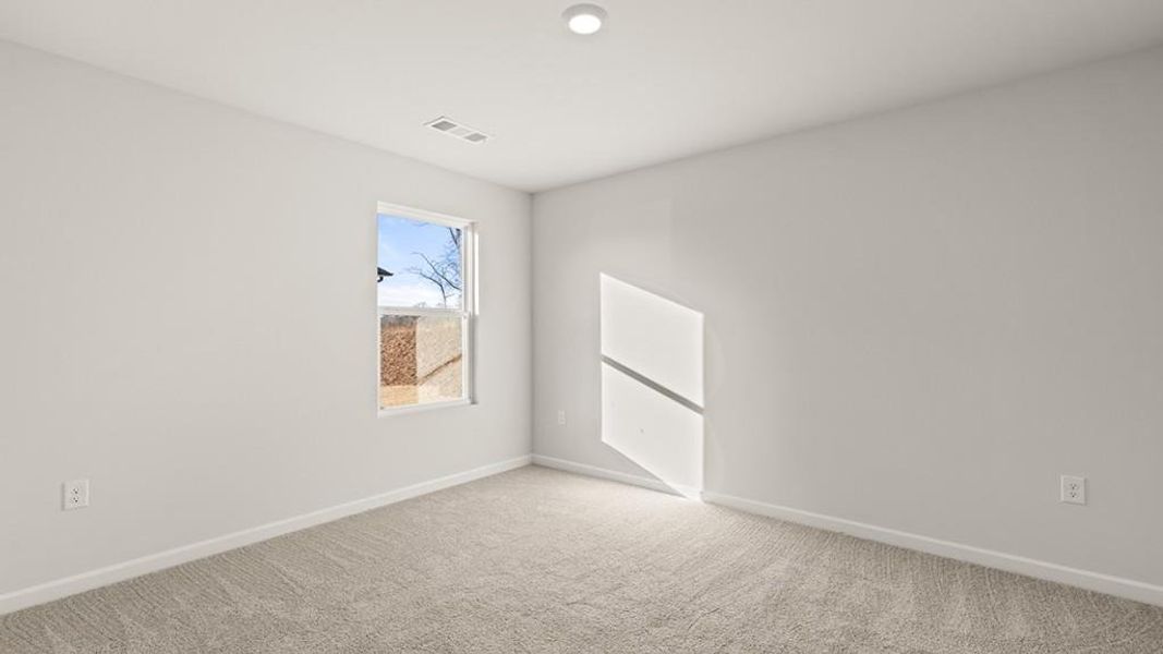 Spacious, unfurnished interior of a new home in Falcon Landing, Gainesville (Image 18).