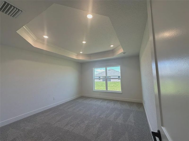 Spacious, unfurnished interior of a new home in Densan Park, Oxford (Image 14).