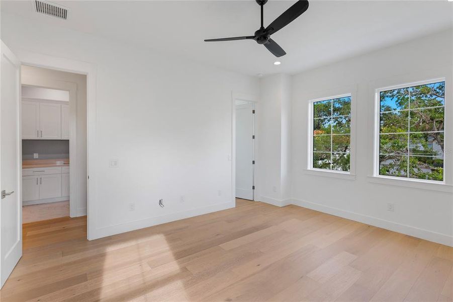 Spacious, unfurnished interior of a new home in , Tampa (Image 59). Spacious, unfurnished interior of a new home in , Tampa (Image 59).