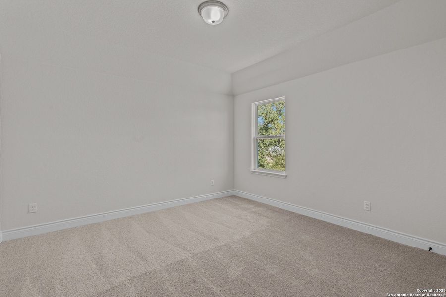 Spacious, unfurnished interior of a new home in Davis Ranch, San Antonio (Image 15).