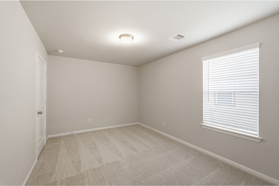 Spacious, unfurnished interior of a new home in Pearlbrook, Texas City (Image 28).