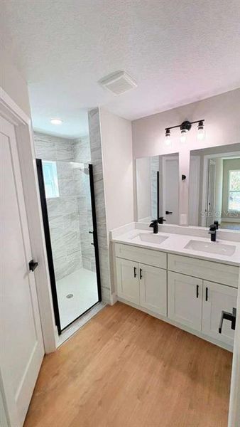 Furnished interior view inside a new home in , Ocklawaha (Image 11).