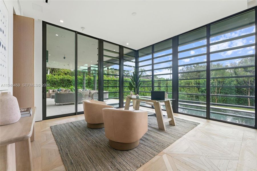 Community amenities in , Pinecrest (Image 24).