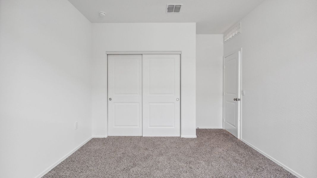 Spacious, unfurnished interior of a new home in Anthem at Merrill Ranch, Florence (Image 19).