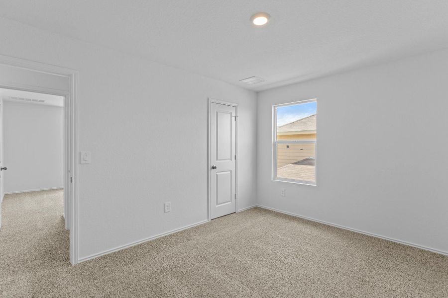 Spacious, unfurnished interior of a new home in Durango, Mustang Ridge (Image 16).