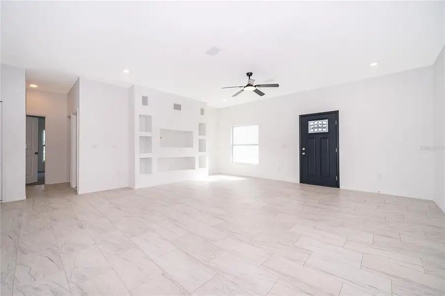 Spacious, unfurnished interior of a new home in , Kissimmee (Image 20).
