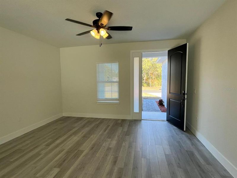 Spacious, unfurnished interior of a new home in , Citrus Springs (Image 36).