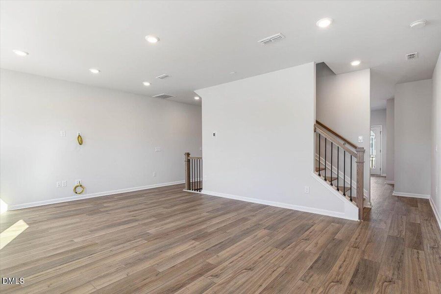 11-7256 Morris Acres - Open Peek Media-1