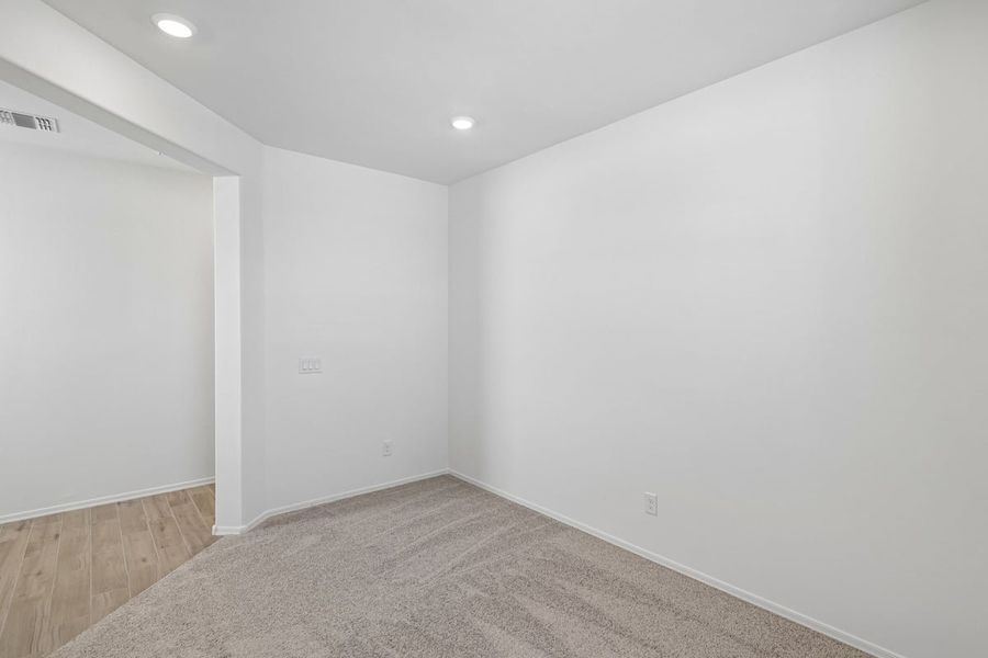 Spacious, unfurnished interior of a new home in Mandarina Reserve, Marana (Image 19).