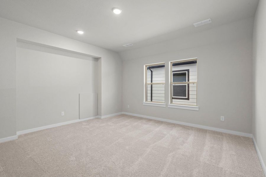 Spacious, unfurnished interior of a new home in Sienna 45', 50', Missouri City (Image 27).