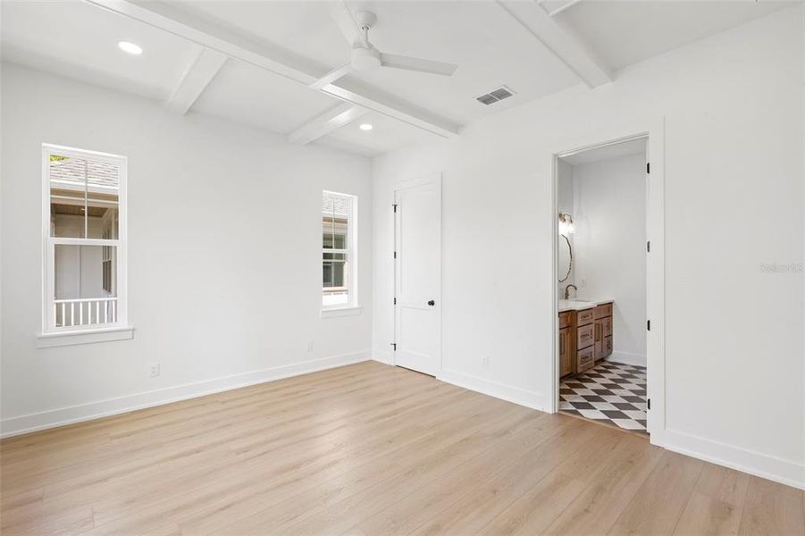 Spacious, unfurnished interior of a new home in , St. Petersburg (Image 29). Spacious, unfurnished interior of a new home in , St. Petersburg (Image 29).