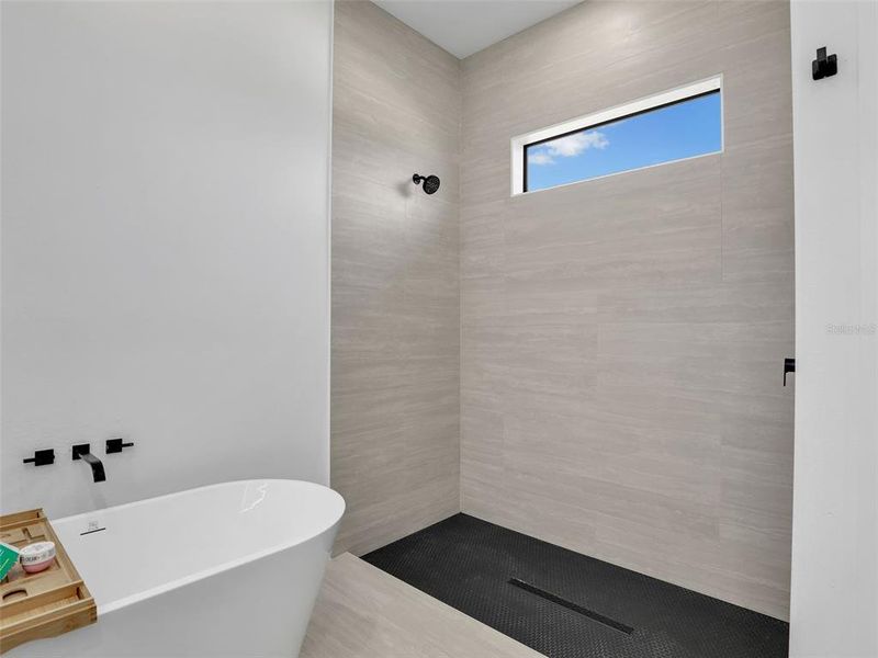 Furnished interior view inside a new home in , Cape Coral (Image 14).