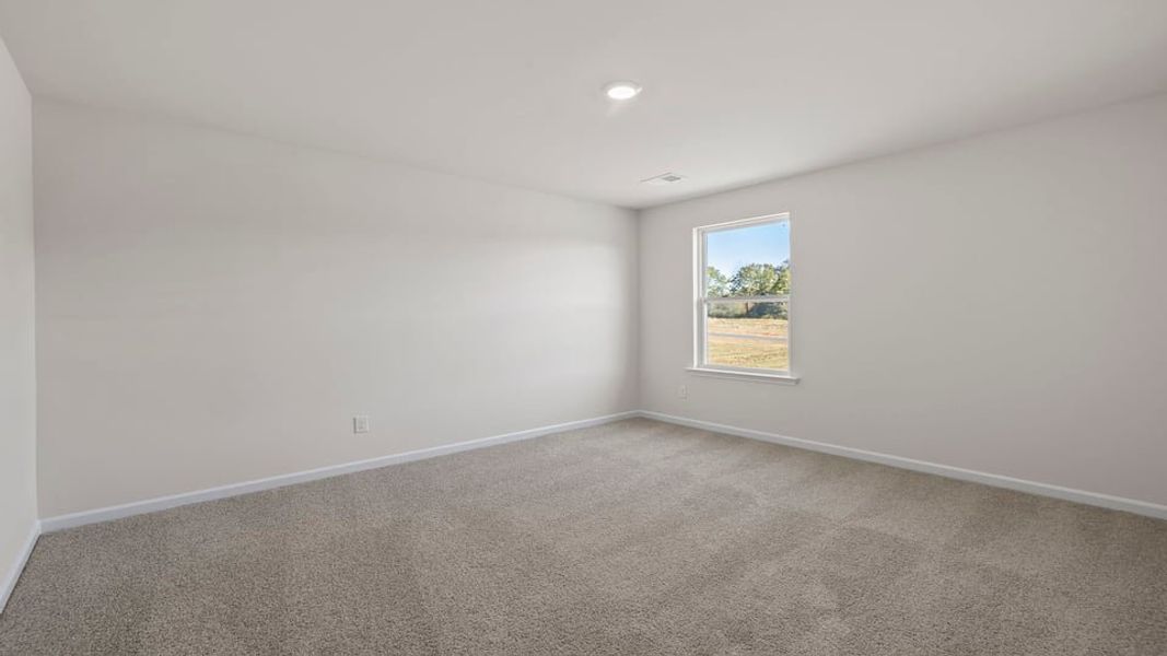 Spacious, unfurnished interior of a new home in Woodglen, Piedmont (Image 27).