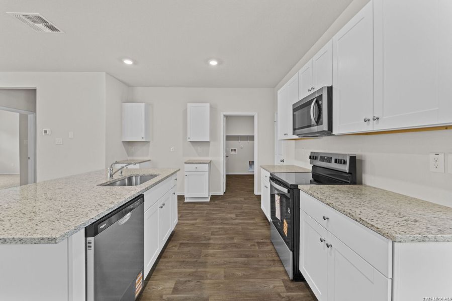 Furnished interior view inside a new home in Laurel Vistas, San Antonio (Image 9).