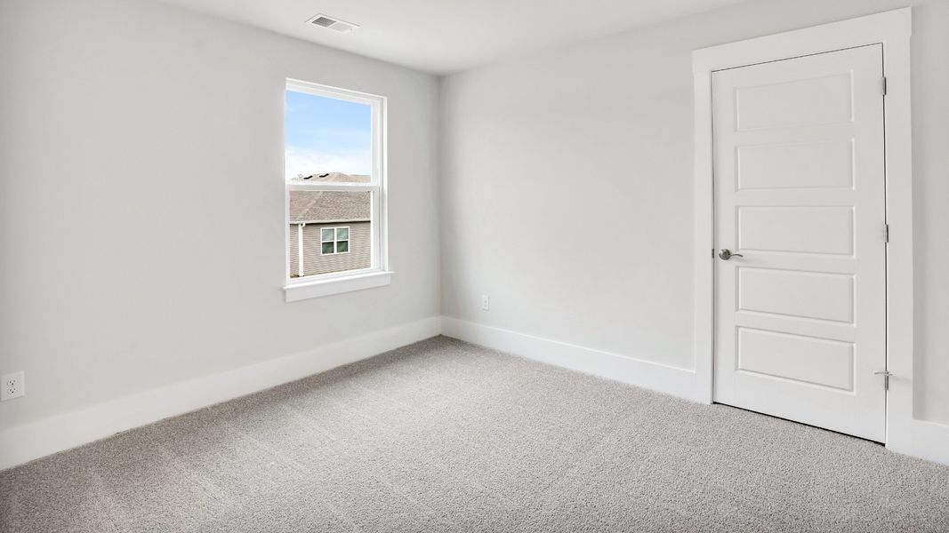 Spacious, unfurnished interior of a new home in Bella Point, Bolivia (Image 27).