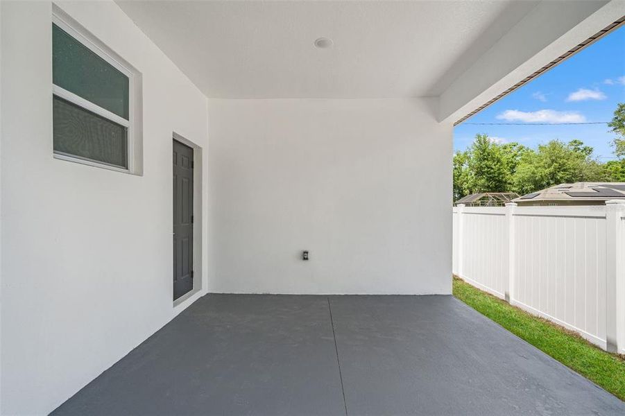 Exterior details and patio area of a home in , Tampa (Image 28).