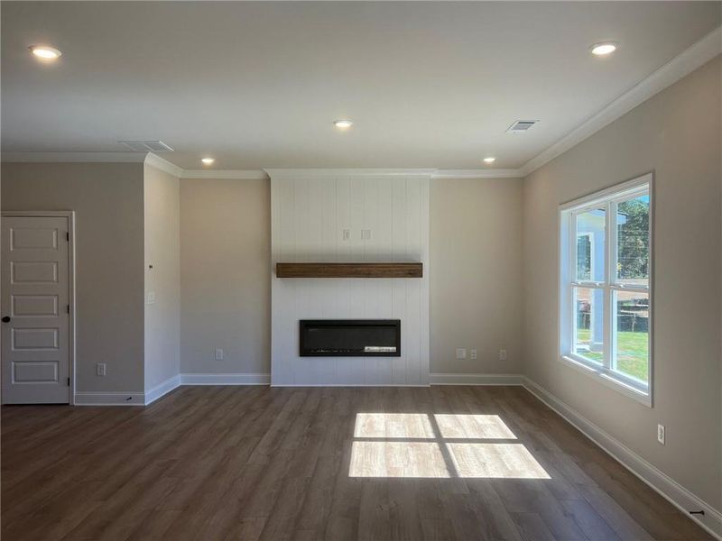 Spacious, unfurnished interior of a new home in Crofton Place Enclave, Snellville (Image 13).