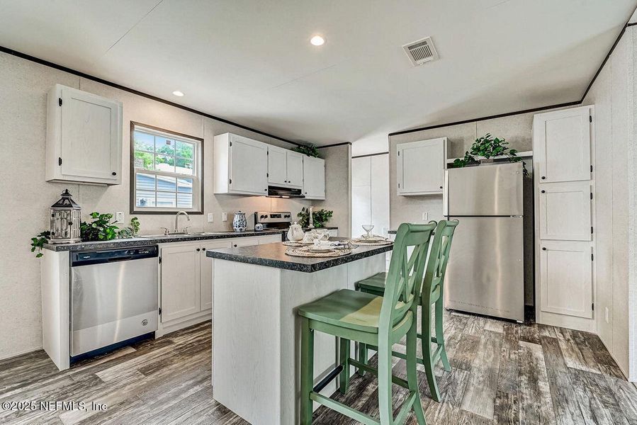 Furnished interior view inside a new home in , Palatka (Image 3).