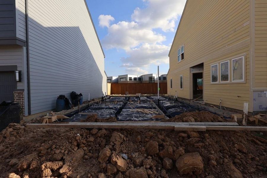 Every foundation at DWH is engineered and it’s inspected three times! We do not do “batch” testing. Rest easy knowing your foundation comes with a 10 year warranty. Every foundation at DWH is engineered and it’s inspected three times! We do not do “batch” testing. Rest easy knowing your foundation comes with a 10 year warranty.