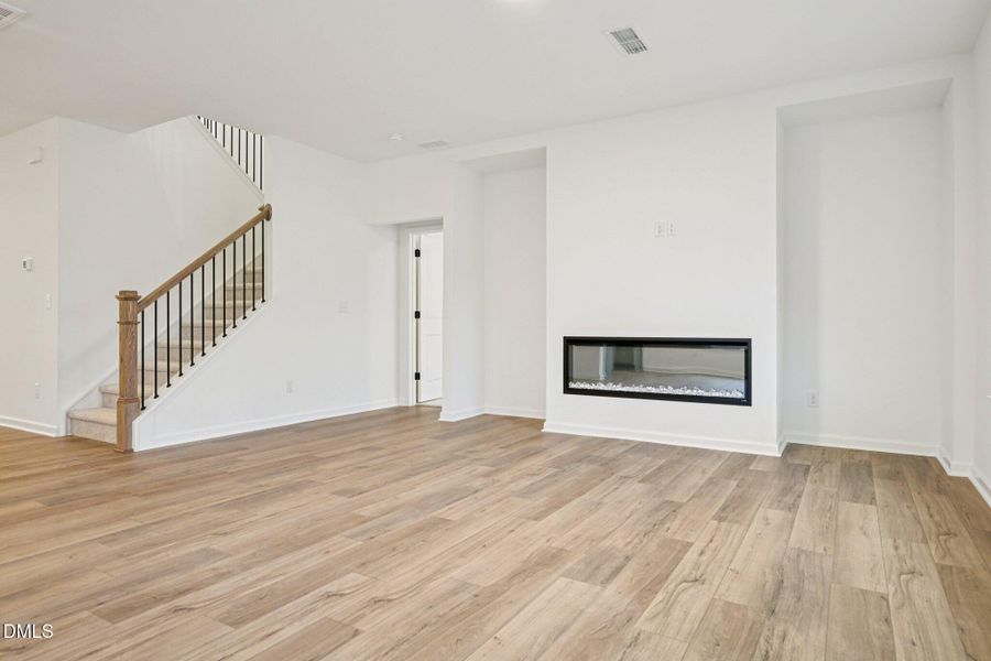 10-web-or-mls-Erastus Ct-S0502-010