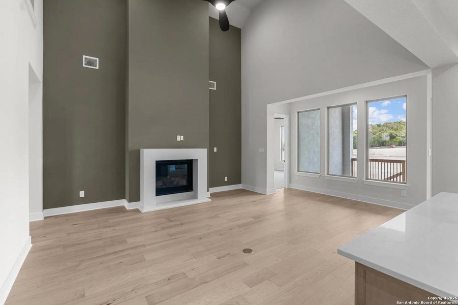 Spacious, unfurnished interior of a new home in Esperanza - 70', Boerne (Image 30).