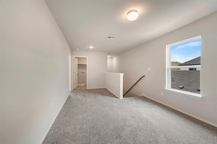 Spacious, unfurnished interior of a new home in Heritage, Dripping Springs (Image 8).