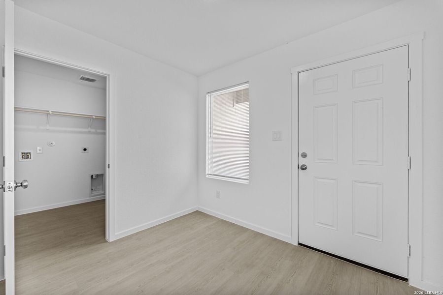 Spacious, unfurnished interior of a new home in Hidden Oasis, San Antonio (Image 14). Spacious, unfurnished interior of a new home in Hidden Oasis, San Antonio (Image 14).