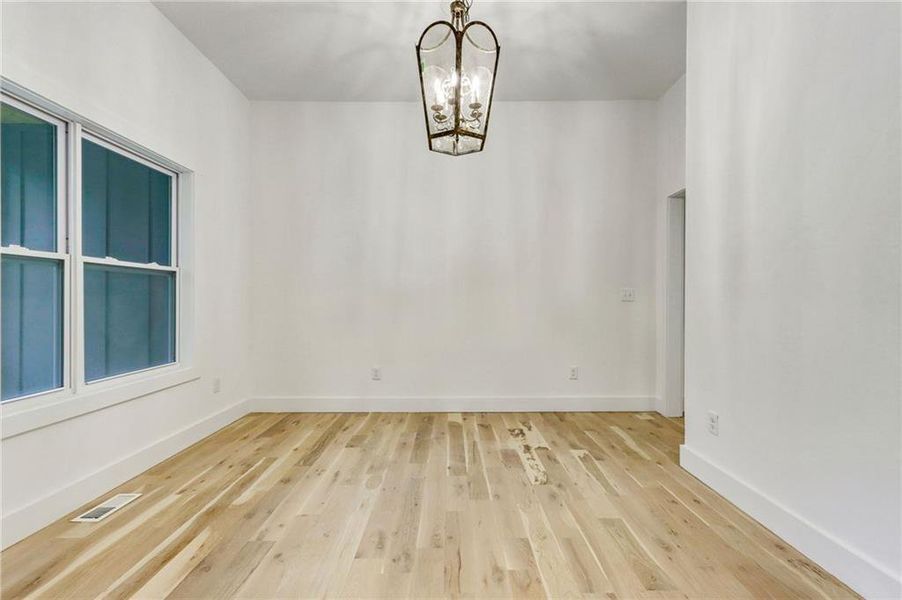 Spacious, unfurnished interior of a new home in , Waleska (Image 24).