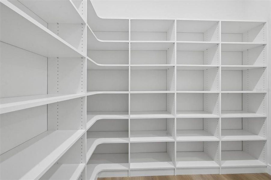 Spacious, unfurnished interior of a new home in , Tampa (Image 79).