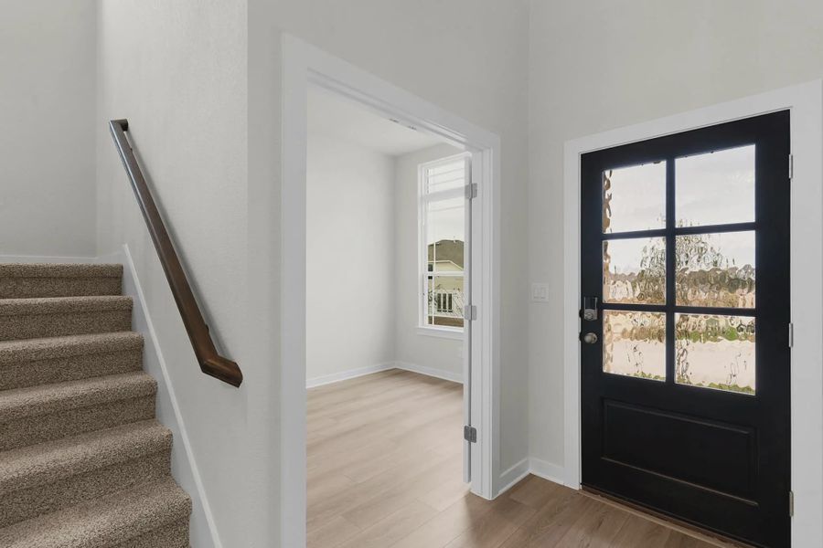 Spacious, unfurnished interior of a new home in Nolina, Georgetown (Image 10).