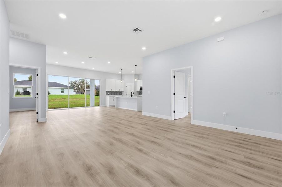 Spacious, unfurnished interior of a new home in , Ocala (Image 22).