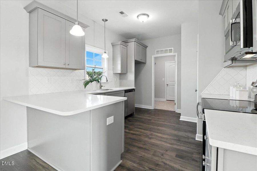 11-203 Dunbar Hill-11