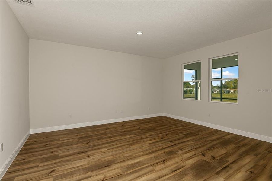 Spacious, unfurnished interior of a new home in Cherrywood Preserve, Ocala (Image 18).