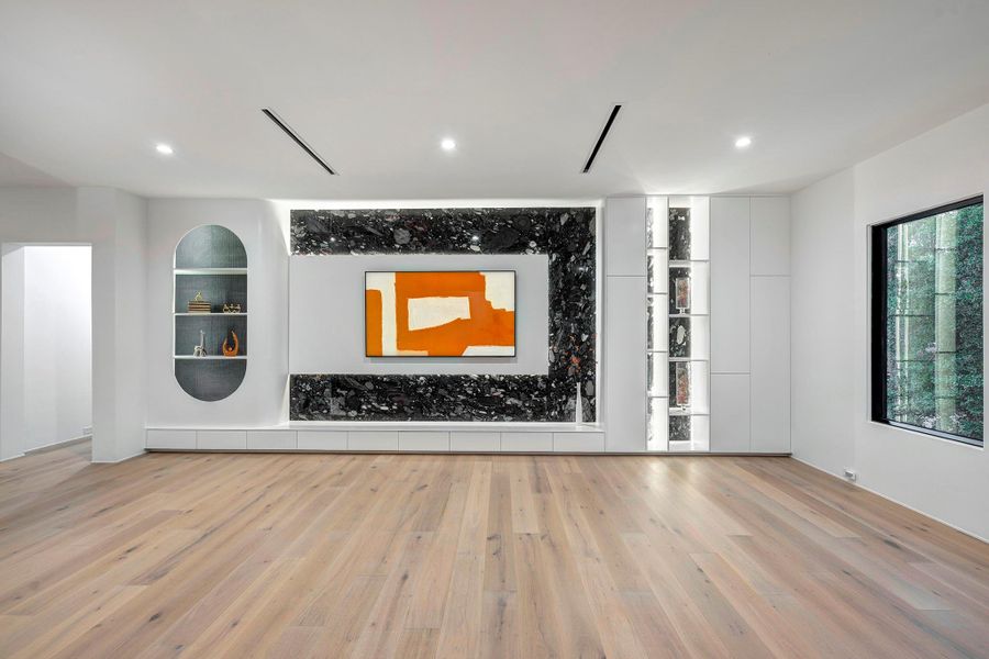 Spacious, unfurnished interior of a new home in , Houston (Image 25).