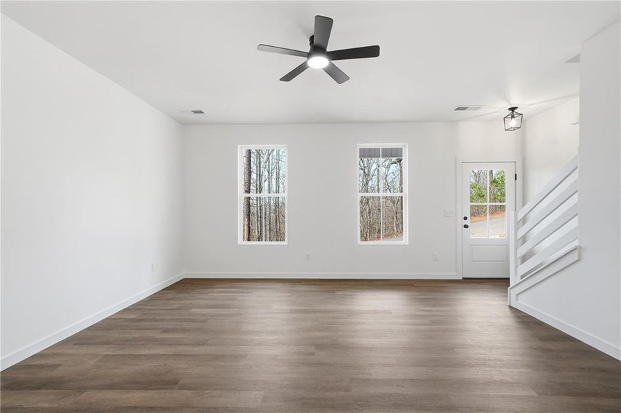 Spacious, unfurnished interior of a new home in , Jasper (Image 29).