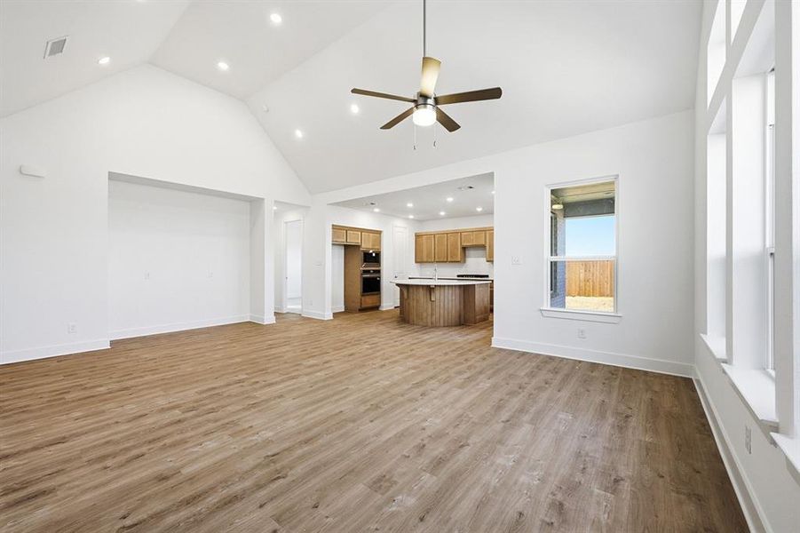 Spacious, unfurnished interior of a new home in Heritage Ranch: 50ft. lots, Sherman (Image 21).