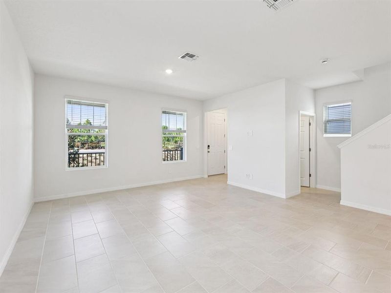 Spacious, unfurnished interior of a new home in The Meadow at Crossprairie Bungalows, St. Cloud (Image 8).