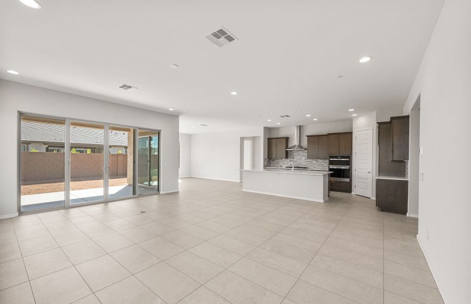 Spacious, unfurnished interior of a new home in Artisan at Asante, Surprise (Image 27). Spacious, unfurnished interior of a new home in Artisan at Asante, Surprise (Image 27).