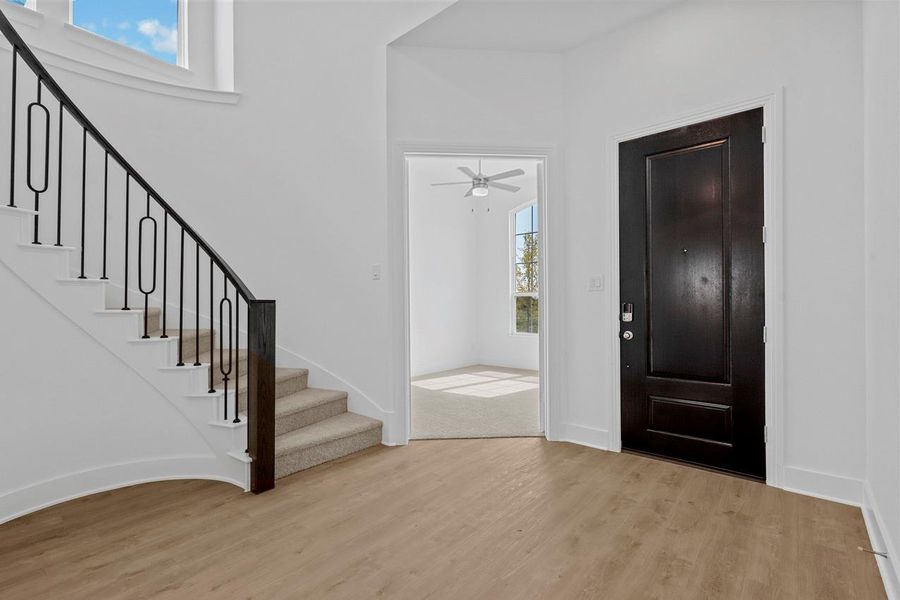 Spacious, unfurnished interior of a new home in Riceland, Mont Belvieu (Image 22).